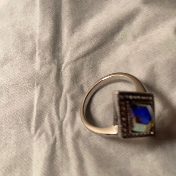 Ring - Picture 2 of 5